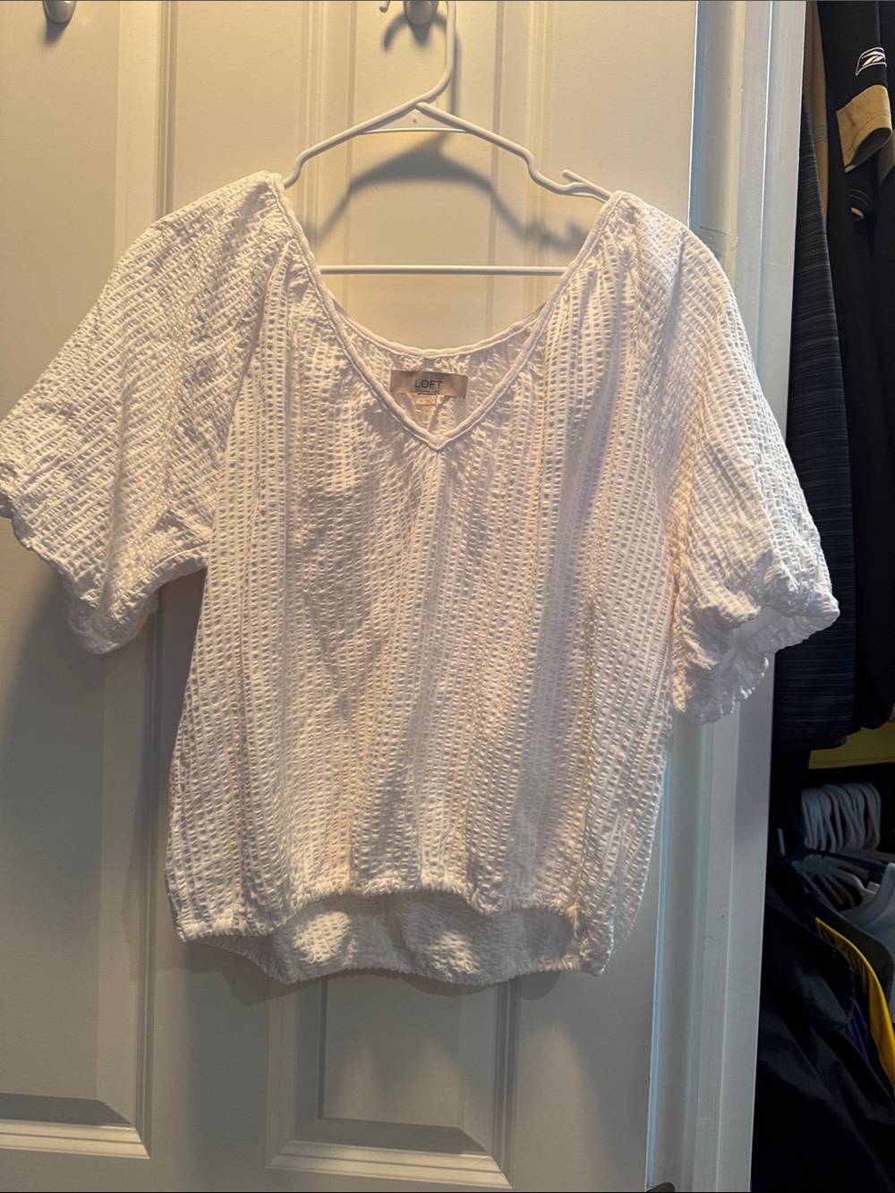 LOFT White Short Sleeve Textured V-Neck Top - Picture 1 of 2